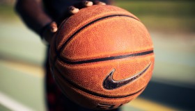 bet365官方方-跨界狂想，梅西30分钟激战拜仁，塞维利亚造点，NBA常规赛后开拓者外线爆发
